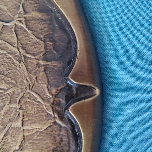 Vintage Triple switch plate. Brass colour - Picture 4 of 4